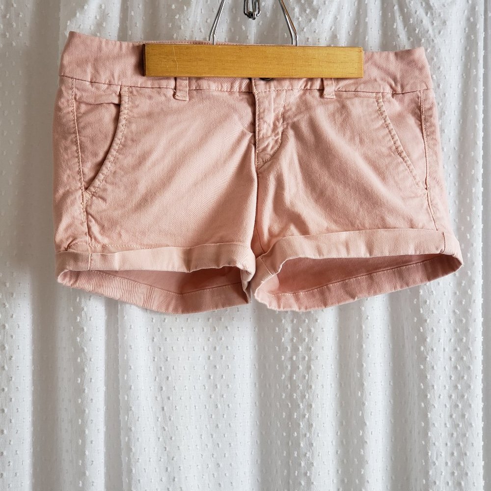 American Eagle Out.  Shortie Low Rise Shorts 00